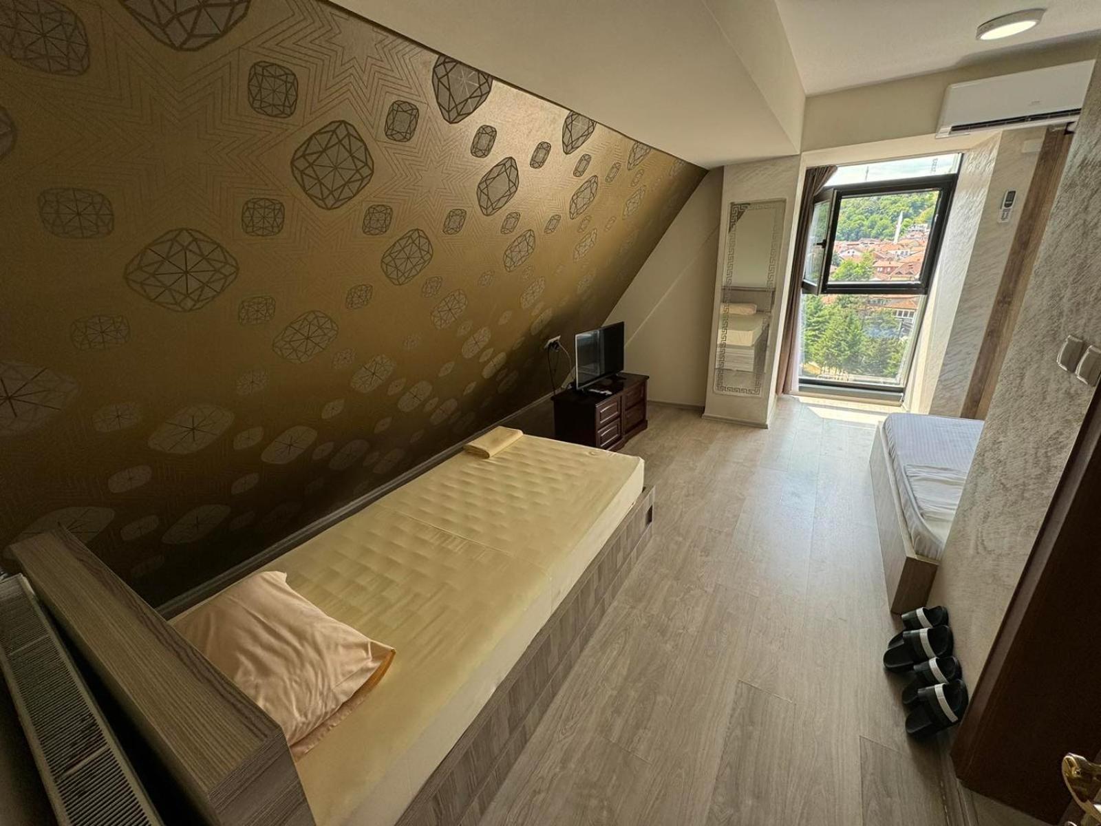 Hotel Pashtriku Gjakova Exterior foto